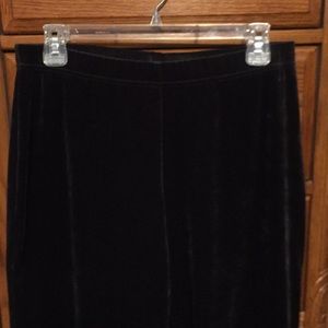 Like new size M Baxter & Wells black velvet pants
